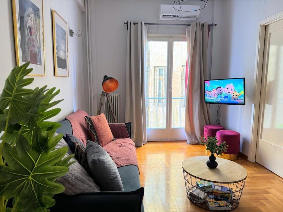Downtown Cute Apt In The Heart Of Plaka เอเธนส์ ภายนอก รูปภาพ