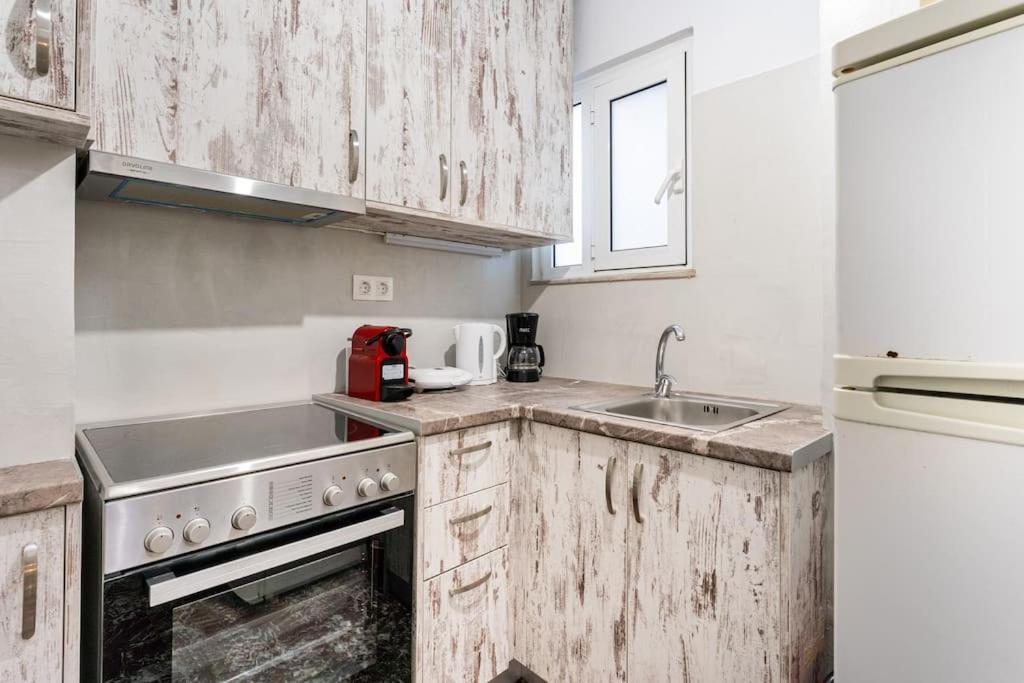 Downtown Cute Apt In The Heart Of Plaka เอเธนส์ ภายนอก รูปภาพ