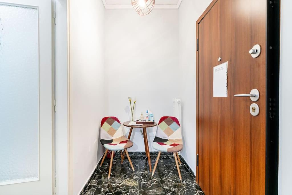 Downtown Cute Apt In The Heart Of Plaka เอเธนส์ ภายนอก รูปภาพ
