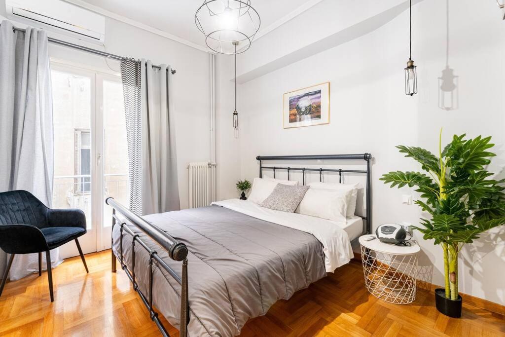 Downtown Cute Apt In The Heart Of Plaka เอเธนส์ ภายนอก รูปภาพ